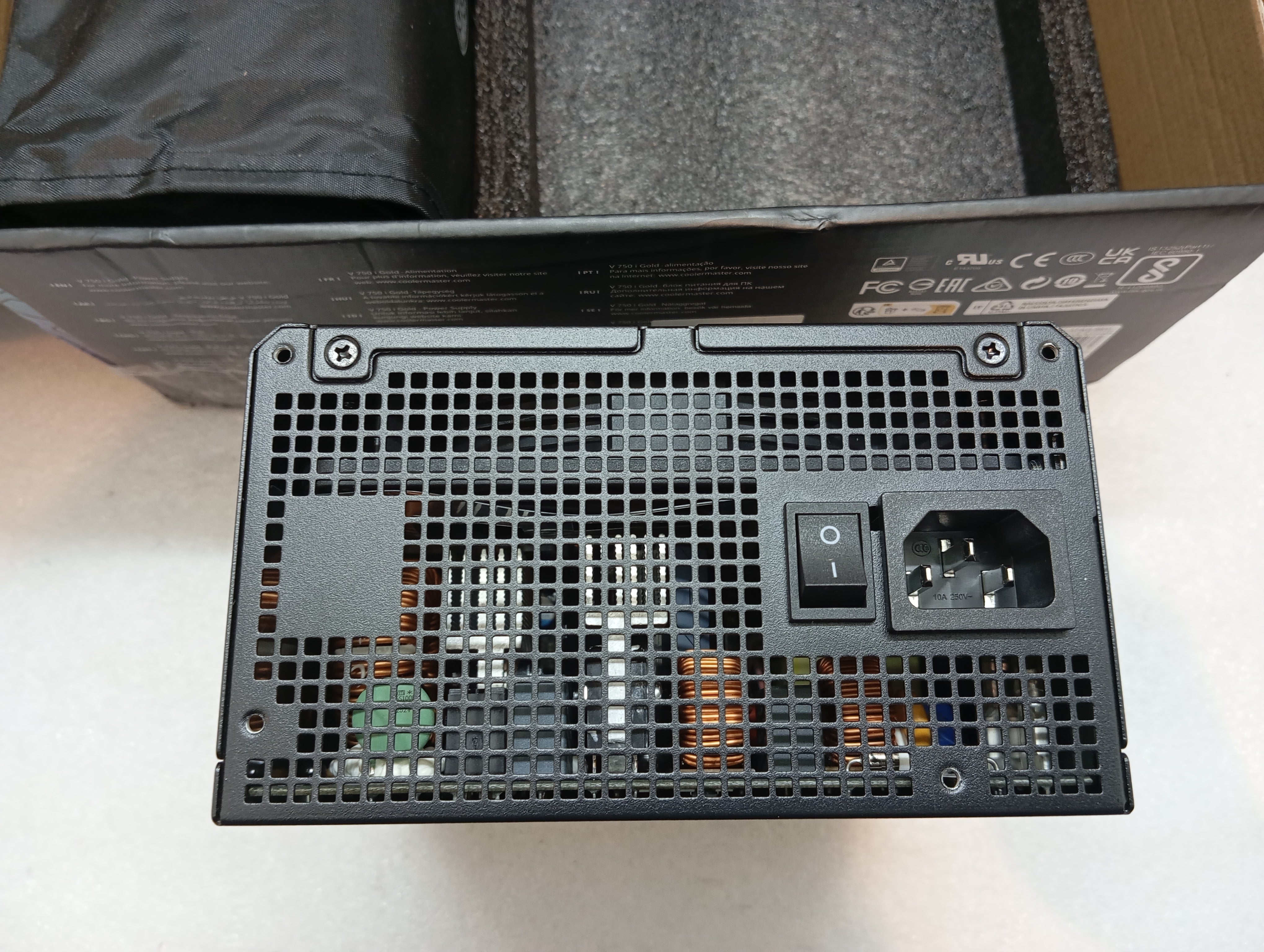 Refurbished Cooler Master V750 Gold i Multi Refurbished Cooler Master V750 Gold i Multi